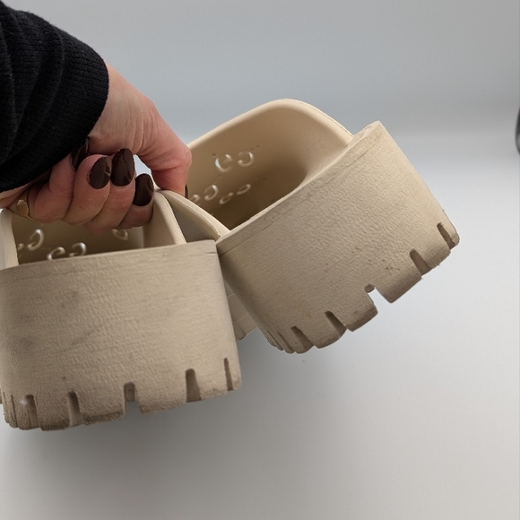 Gucci Cutout Logo Platform Mules 37 / US 7 Rubber GG Slides - Picture 6 of 9